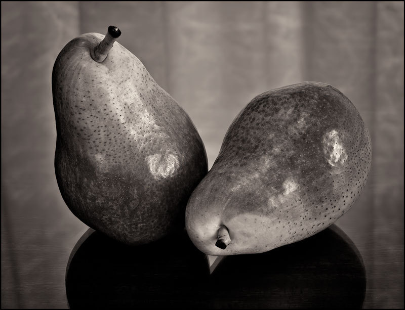 Pears Kiss