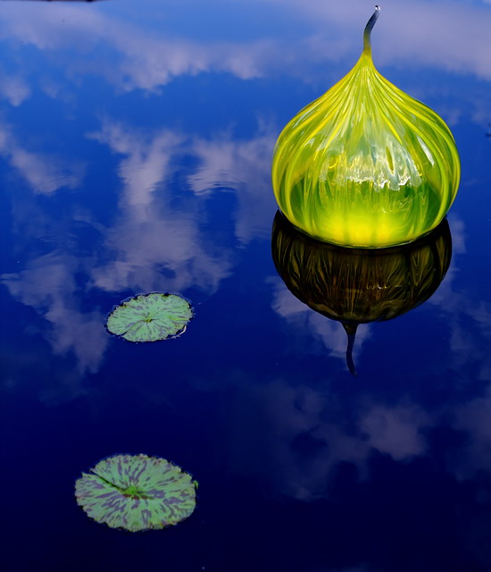 Chihuly Kiss the Sky