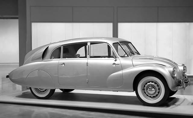 Tatra 87