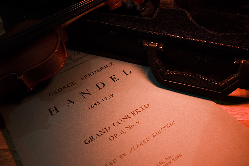 �Handel� composer with a violin handle.