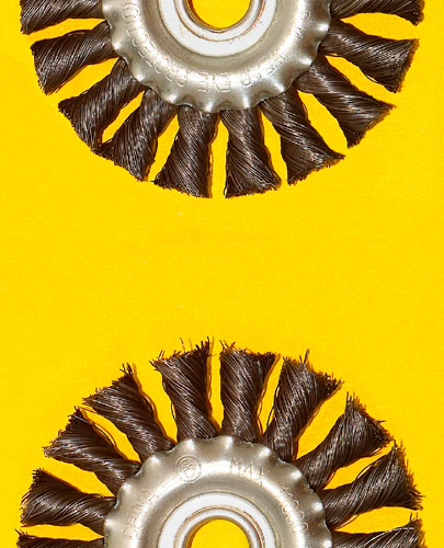 Wire wheel brush